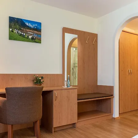 Szálloda Garni Brunnthaler 3*