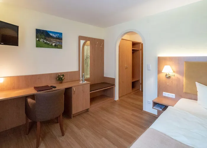 غارني برونتالر فندق جارمش بارتنكيرشن